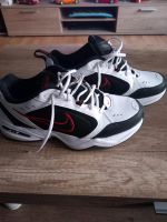 Nike Sneaker Sportschuhe Herren 44,5 schwarz weiß Niedersachsen - Löningen Vorschau