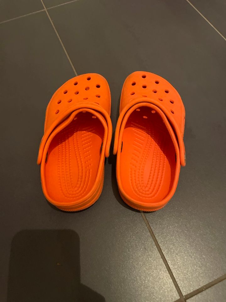 Crocs, orange, Größe M:1 / W:3 in Nürnberg (Mittelfr)