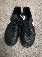 Nike 1000 Füßler Fußball Schuhe Fußballschuhe Gr 35 Hessen - Bad Homburg Vorschau