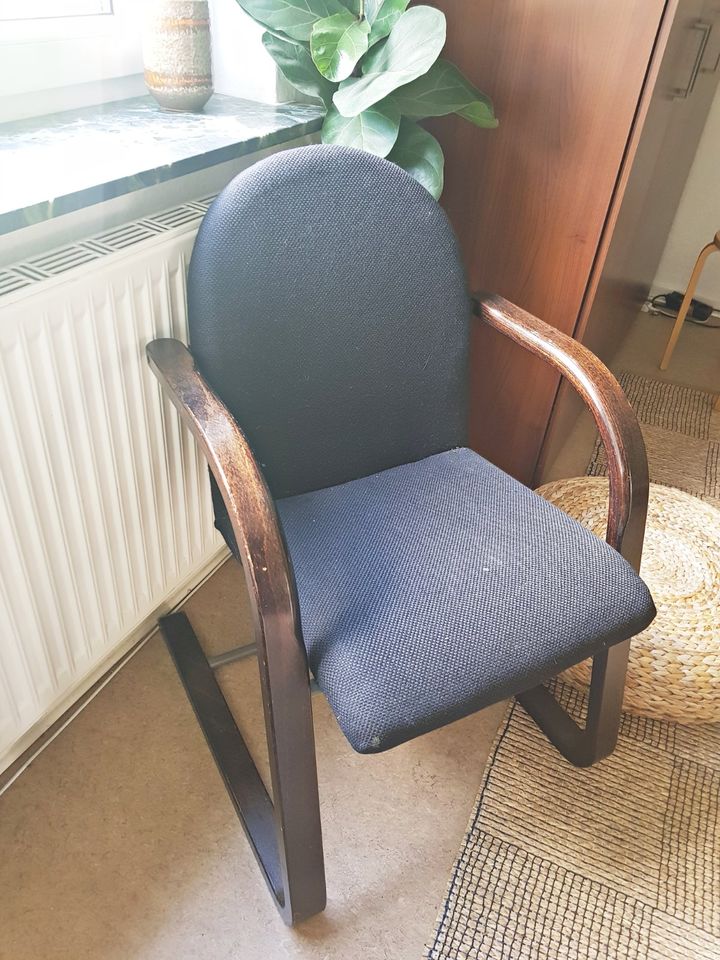 Stuhl Vintage Braun Schwarz Holz Polster chair Wohnzimmer Sessel in Hannover