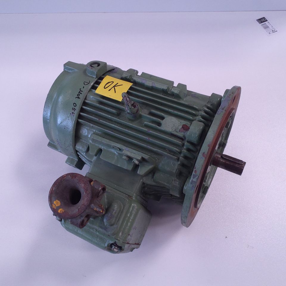 Drehstrom-Motor 2,2 KW, 1400 U/min, 25 mm Welle, B5, 500 Volt in Sonsbeck