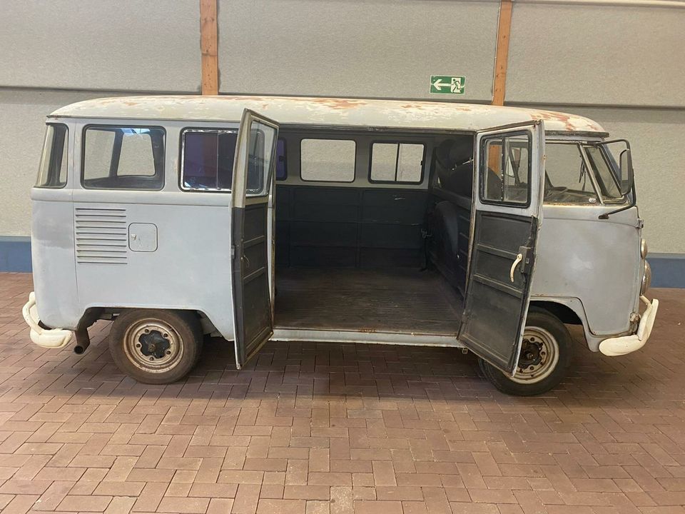 Volkswagen T1 Bus mit Scheiben Restaurierungsobjekt Verzollt in Sottrum