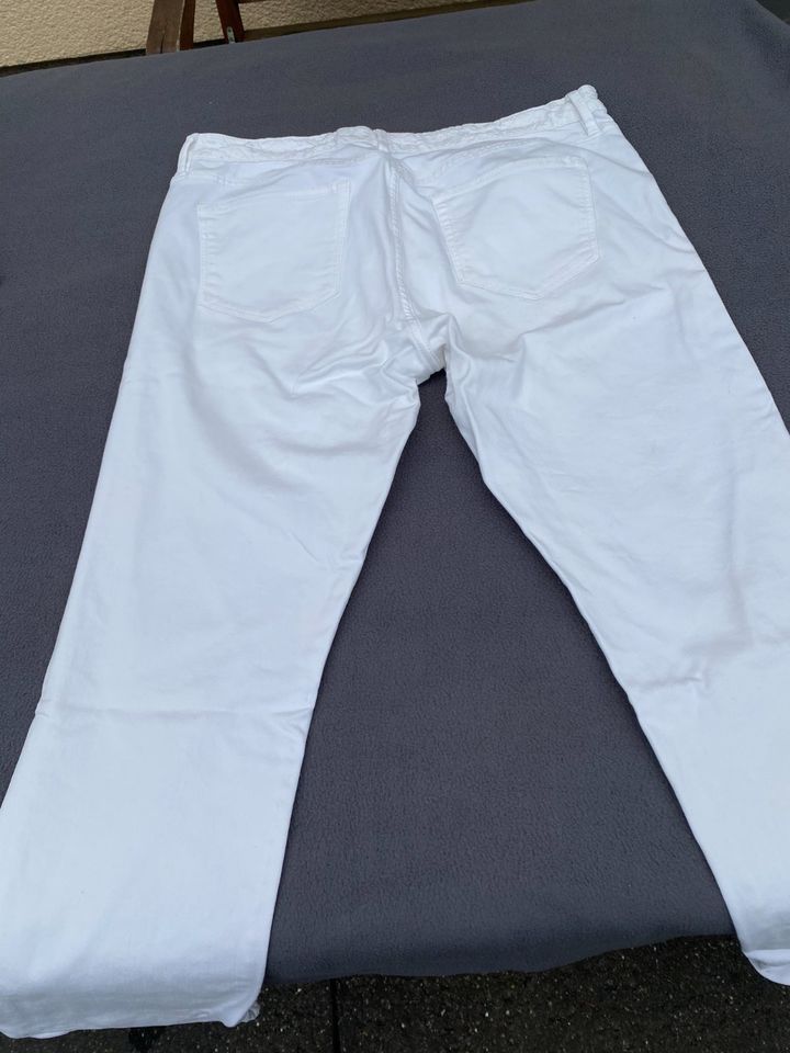 Tolle S.Oliver Jeans Betsy used Look ecru/weiß Gr. 44 in Bonn