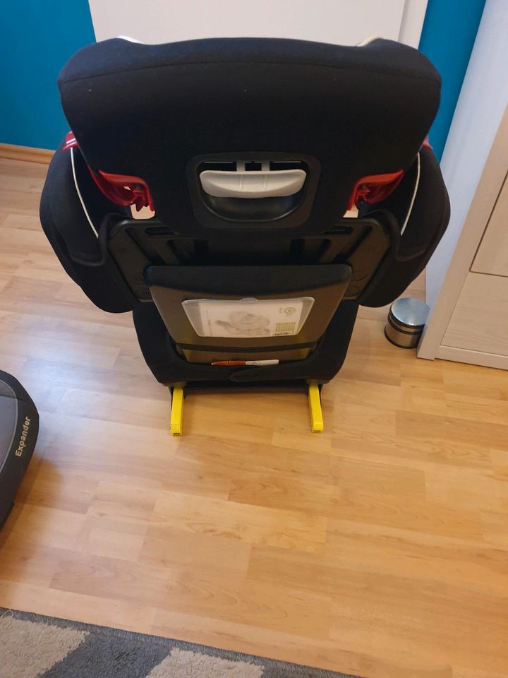 Kindersitz mit Isofix in Starkenberg