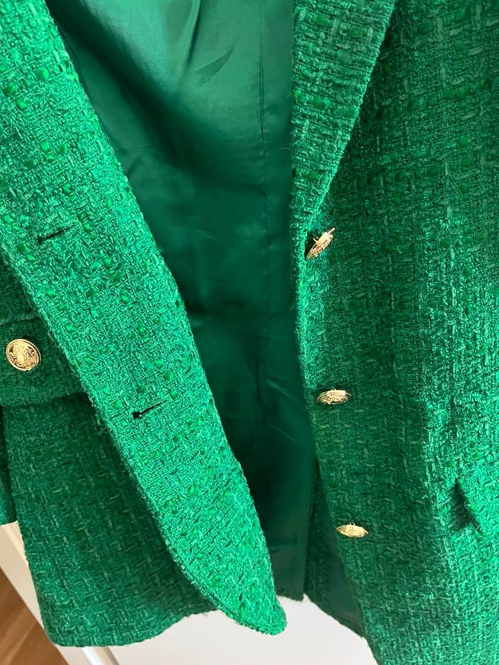 Zara Boucle Blazer Tweed Grun Gold boucle XS in Berlin Lichtenberg kleinanzeigen