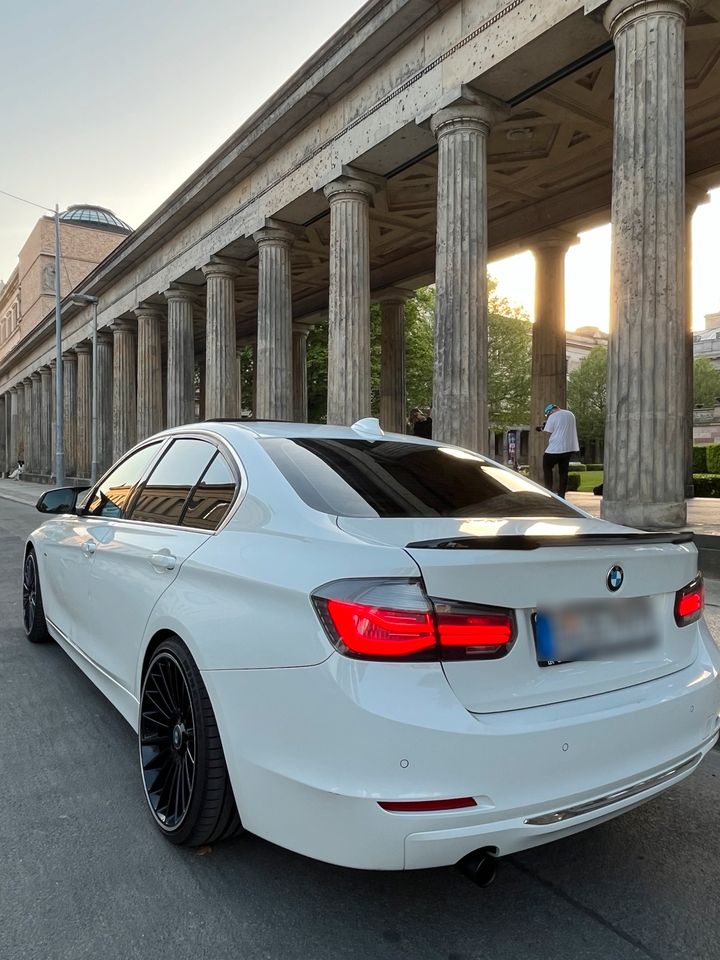 Bmw 320d F30 Luxury Line , Top Auto Alless in Ordung in Berlin