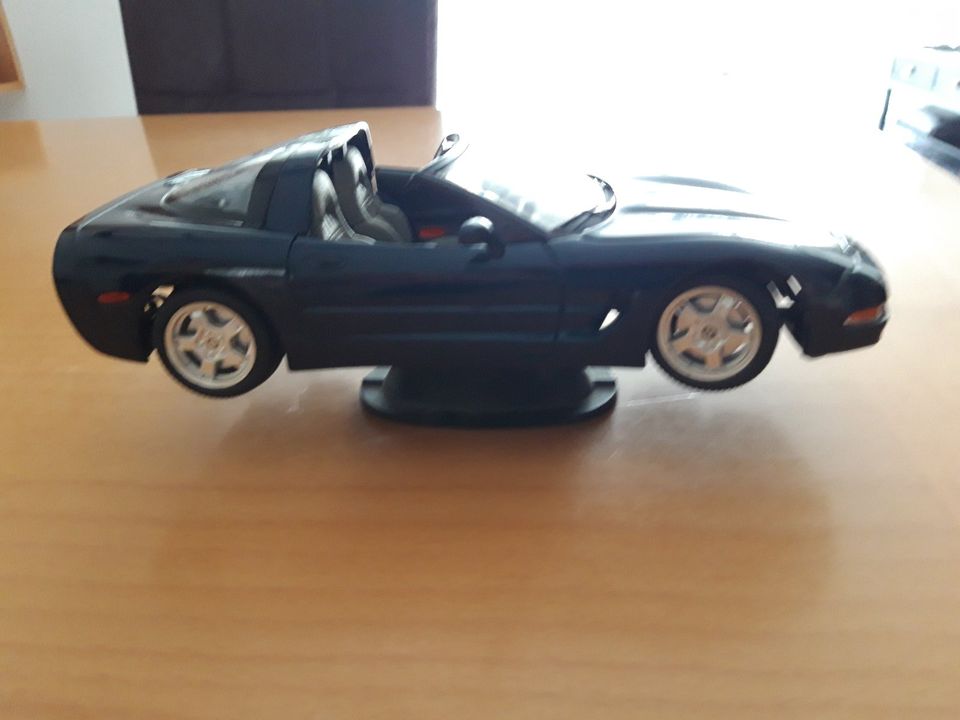 Modellauto Burago Chevrolette Corvette 1997  1:18 in Ingersheim