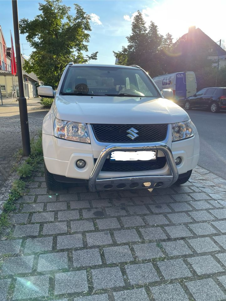 SUZUKI Grand Vitara 1.6 Black & White in Buttenheim