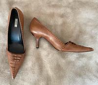 Elegante Pumps mit Schleichen von Prada in der Gr. 40 Schleswig-Holstein - Kaltenkirchen Vorschau