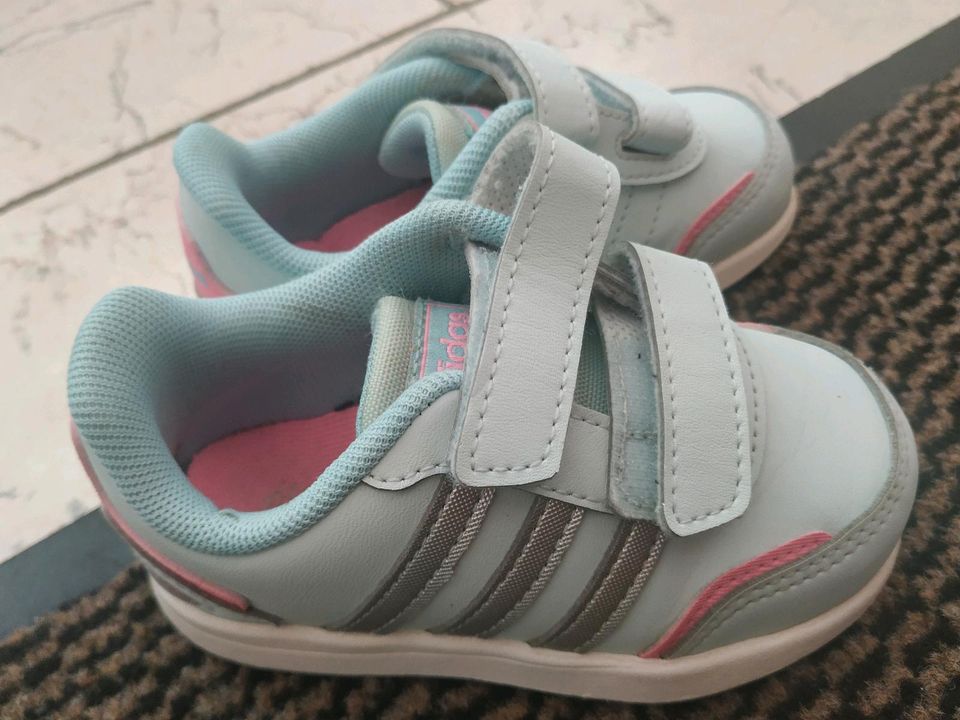 Mädchen Schuhe Adidas in Porta Westfalica