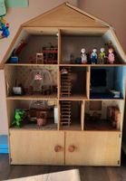 Puppen-Haus aus Holz / Einrichtung / Puppen von Haba Niedersachsen - Winnigstedt Vorschau