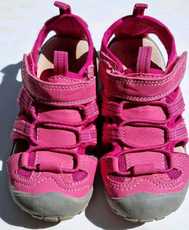 Neuwertige pinke Sandalen von Alive Gr28 in Düsseldorf