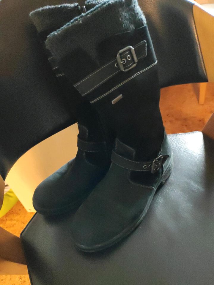 Winterstiefel Mädchen Größe 39 gefüttert in Bibertal