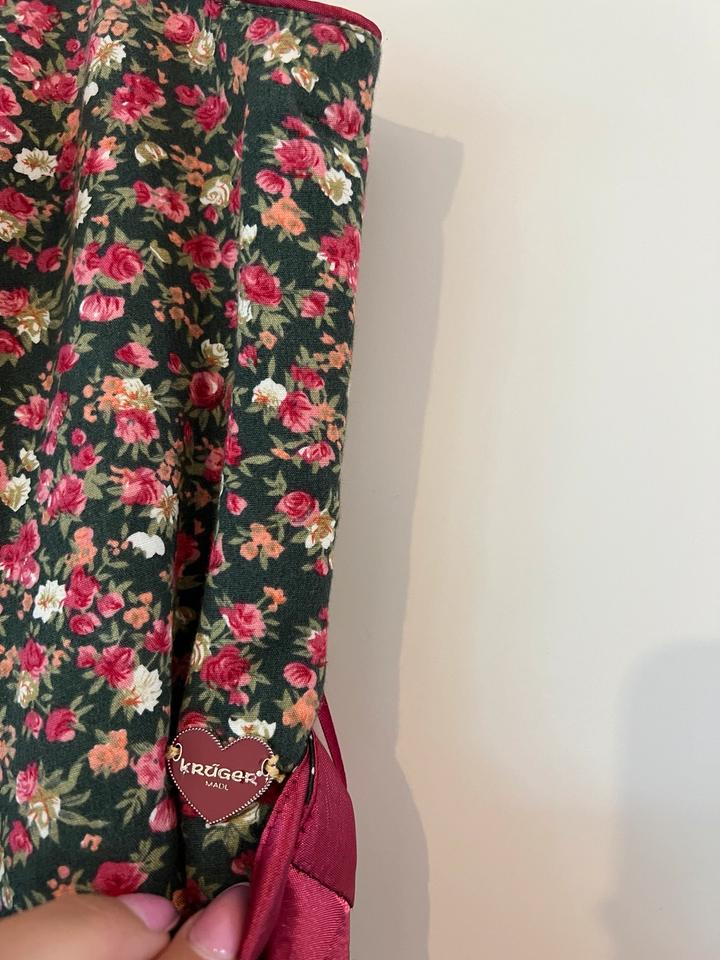 Krüger Madl Dirndl weinrot pink samt grün Blumen Wiesn 34 in München