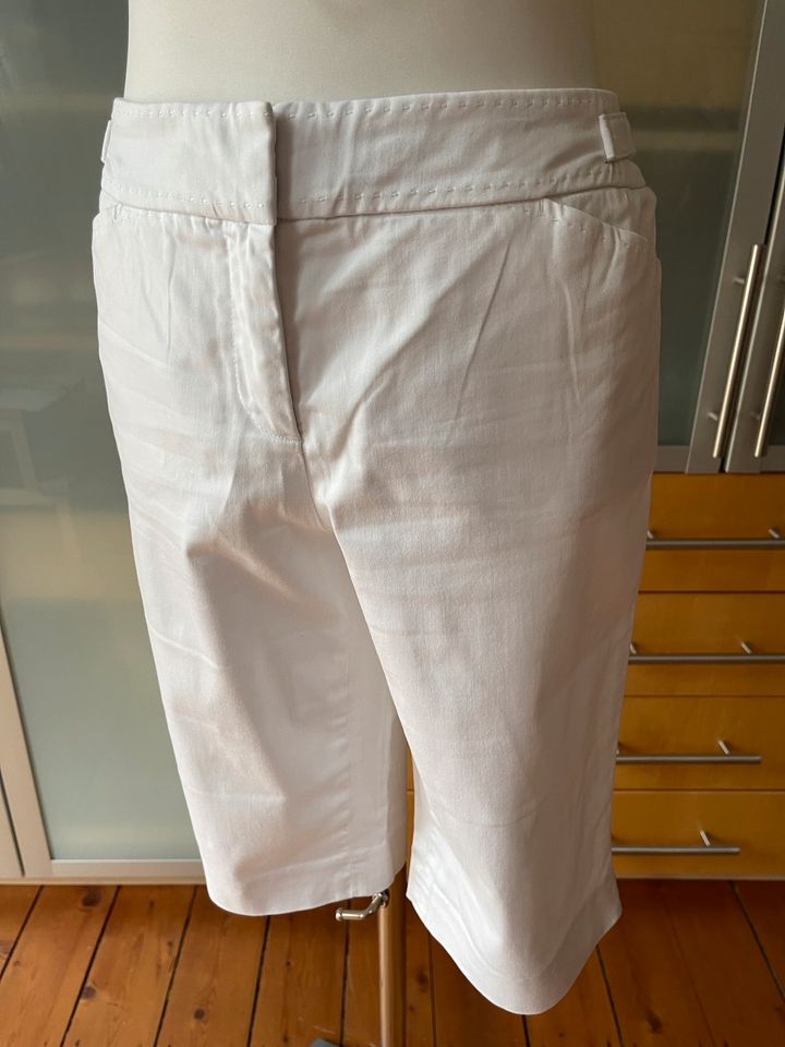 Esprit • Short • Gr 40 •  weiß • schone Details • wie neu in Bremen