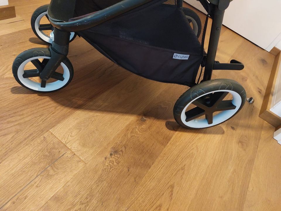 Cybex Balios M Kinderwagen+Wintersack+Ersatzreifen+Tasche+Halter in München