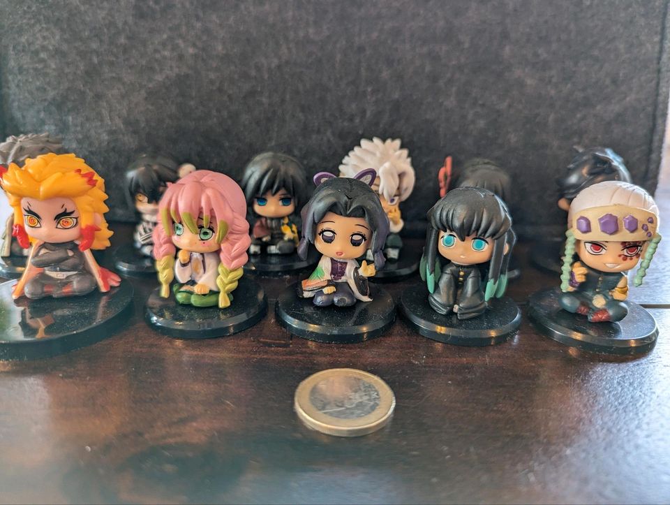 22 Demon Slayer Mini Figuren Tanjiro Nezuko Säulen Gashapon Onemu in Wolbeck