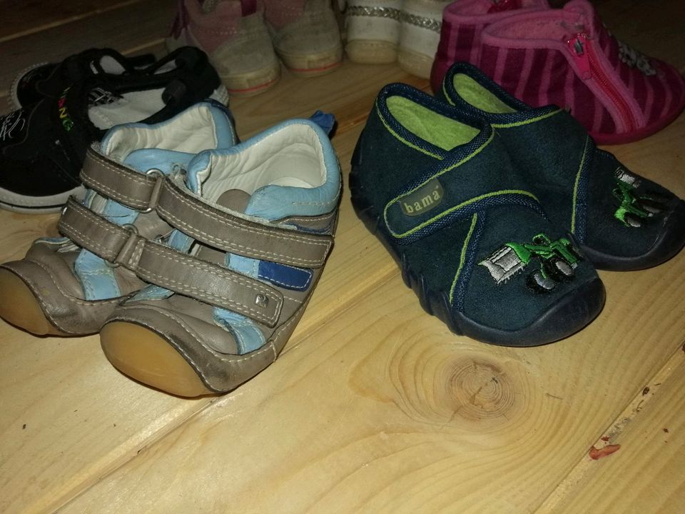 Versch. Schuhe, Hausschuhe 18, 19, 20, 21, 22 in Lübben