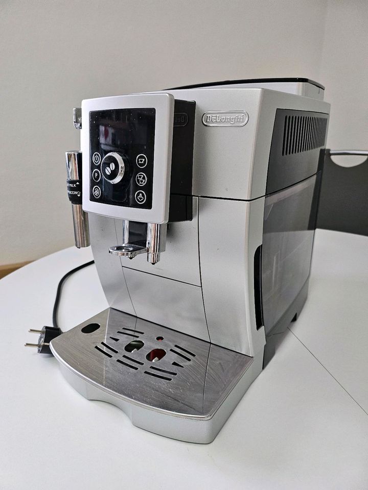 De'Longhi ECAM 23.420.SB Kaffeevollautomat Milchaufschäumdüse in München