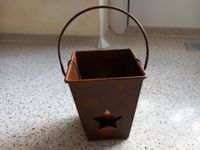 Kerzenhalter/Teelichthalter mit Henkel, Metall-Rostoptik, 10,5 cm Nordrhein-Westfalen - Krefeld Vorschau