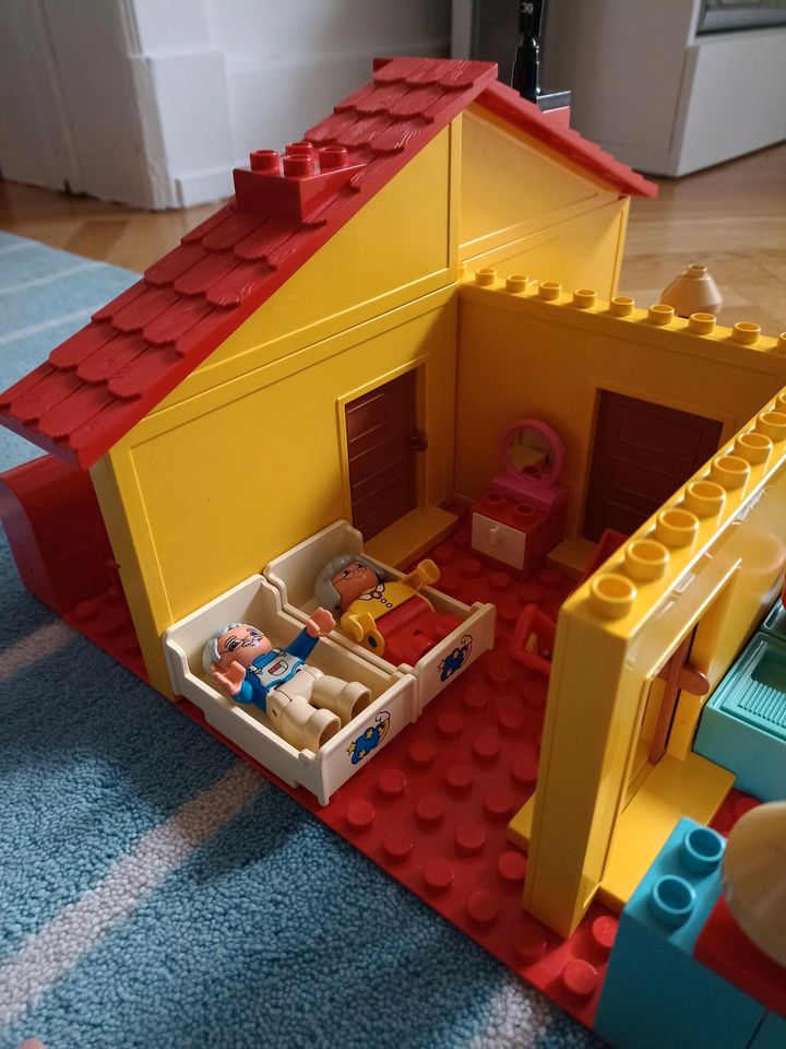 Lego Duplo Puppenhaus 2770 Haus Möbel Einrichtung Familie Platte in Hamburg