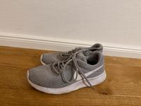 Nike Sportschuhe Größe 40 Niedersachsen - Burgwedel Vorschau