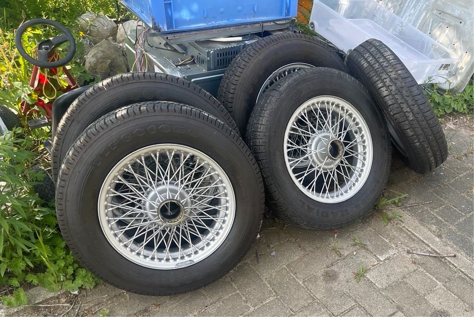 Oldtimer MG Speichenfelgen Reifen 165 R15 in Dörverden