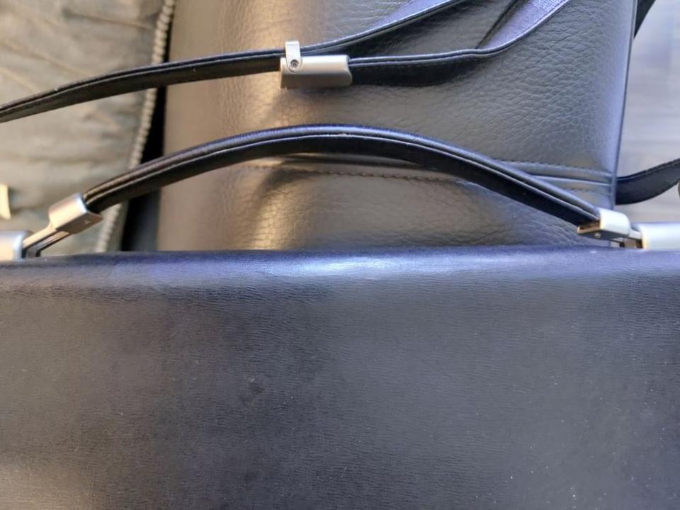 Mandarina Duck Tasche Leder  schwarz 34 x 30 x 12 cm kratzfest in Köln