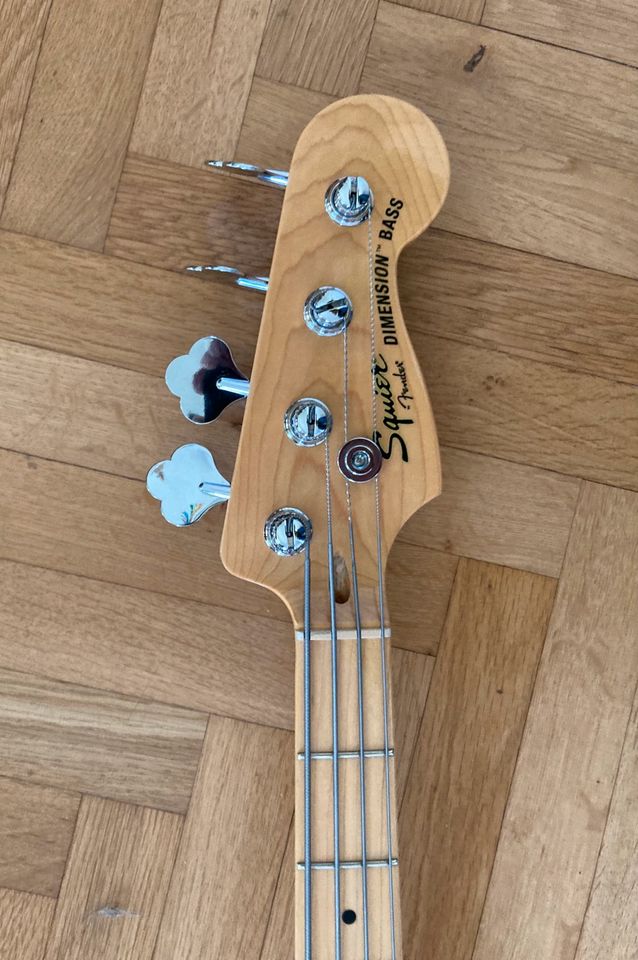 Squier/ fender Dimension Bass in Demmin