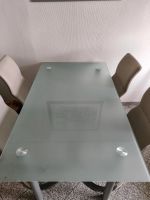 Glastisch ohne Stühle Niedersachsen - Lehrte Vorschau