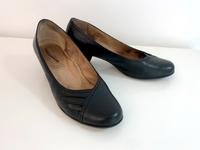 Medicus Inge Pumps High Heels Echtleder schwarz Gr. 41 Frankfurt am Main - Harheim Vorschau