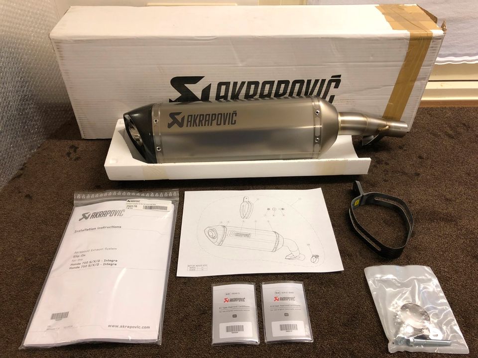 Akrapovic Auspuff Dämpfer Titan Honda NC700 NC750 S X D Integra in Bad Bentheim