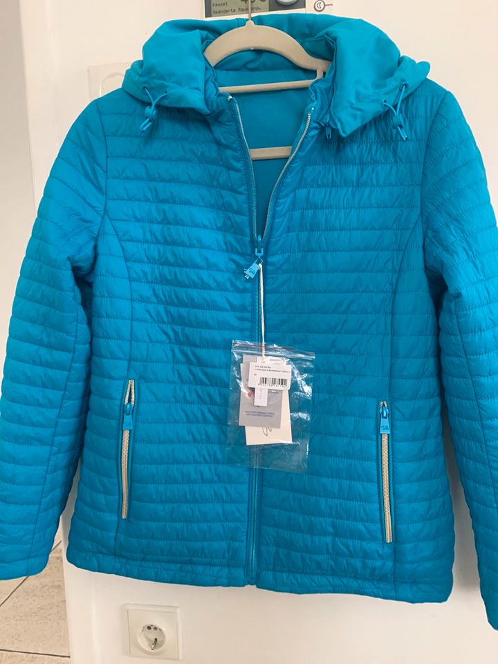 Reversible Jacke , turquoise Farbe , neu mit Etikett in Fürth