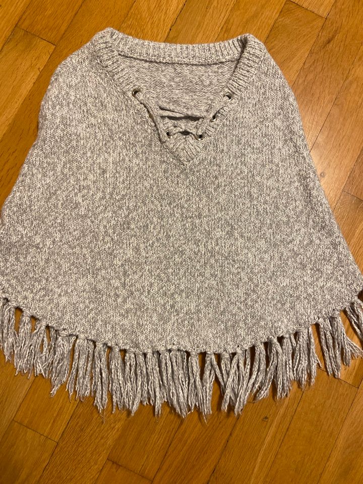 Poncho H&M Größe 140/152 grau in Monheim am Rhein