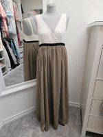 Mrs Foxworthy Abendkleid beige weiß M Maxikleid Nordrhein-Westfalen - Krefeld Vorschau