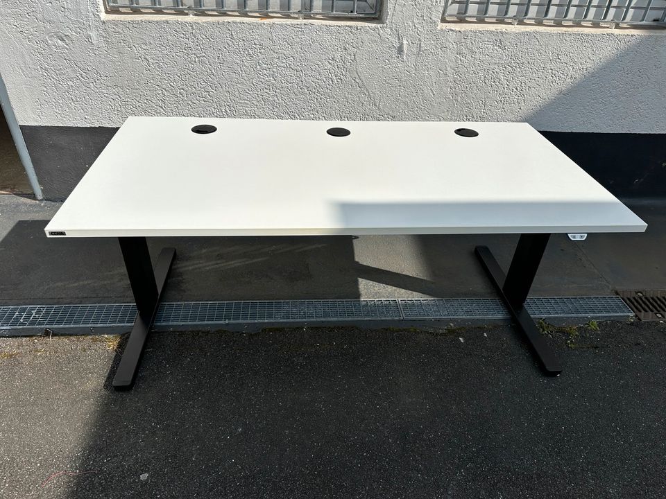 Ceka Schreibtisch Weiß 160x80 cm elektrisch höhenverstellbar in Frankfurt am Main