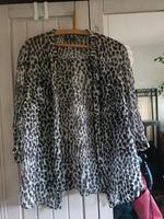 Damen Bekleidungspaket Blusen und Pullis Gr. 40/42 Bremen - Vegesack Vorschau