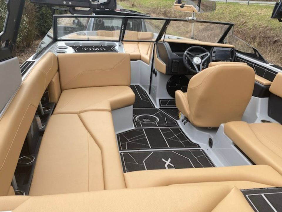 ATX 22 Type S, Wakesurf Boot, Mod 2023, NEU, ähn. Mastercraft in Kressbronn am Bodensee