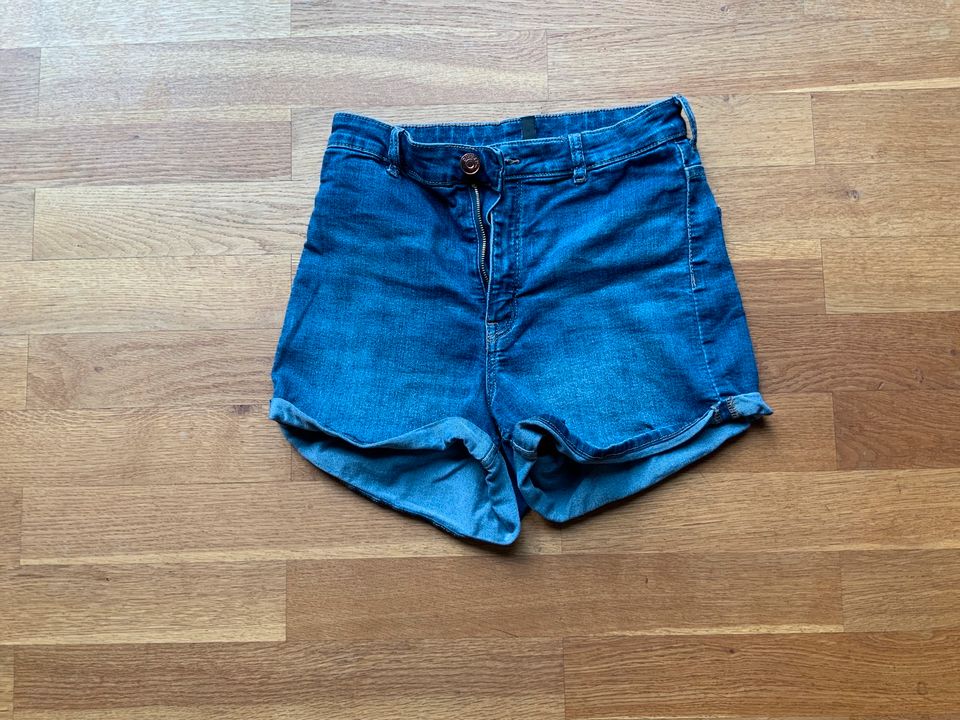 Jeanshorts in Rückersdorf