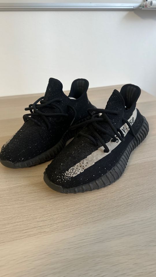 Yeezy Boost 350 V2 OREO 43 in Herne