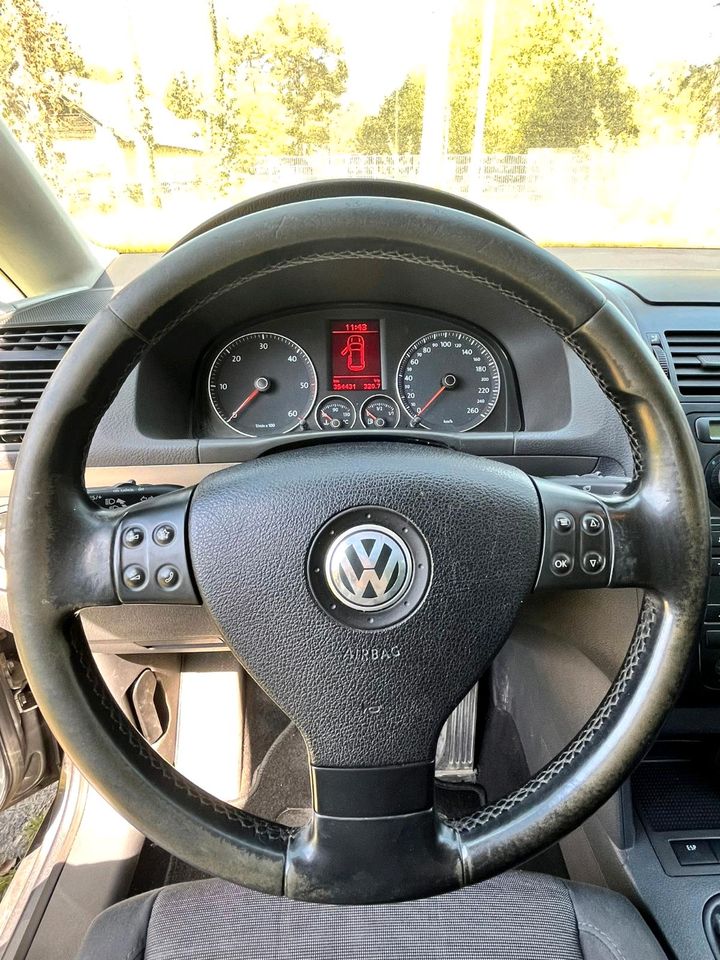Volkswagen Touran in Gifhorn