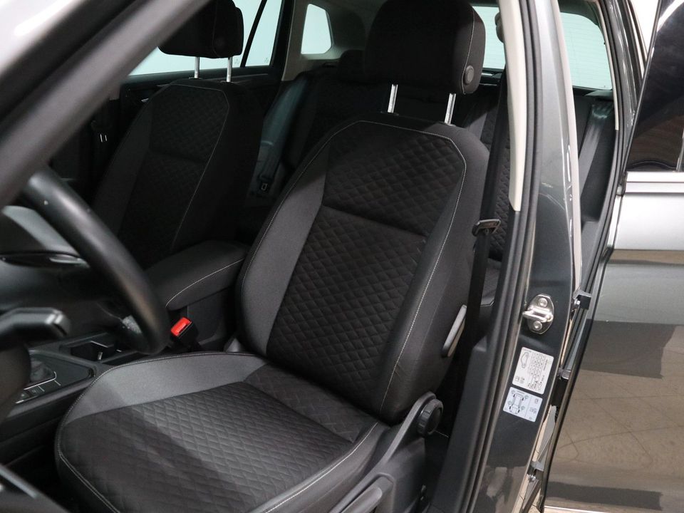 Volkswagen Tiguan Join 2.0 TDI ACC SHZ PDC App Connect in Wangerland