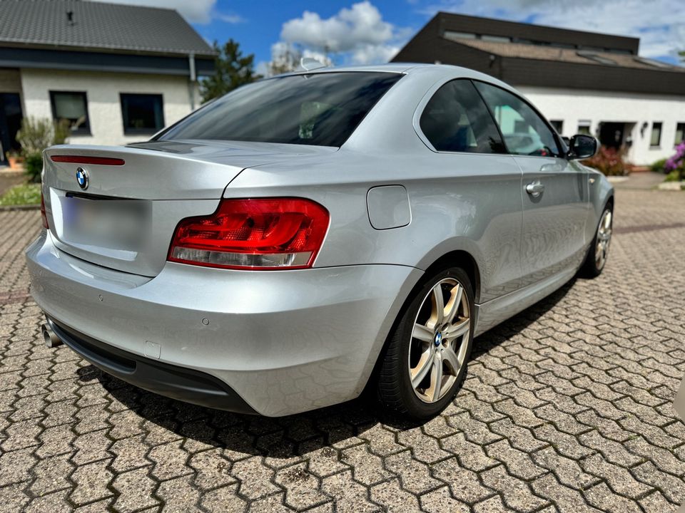 BMW 123d Coupé in Riegelsberg