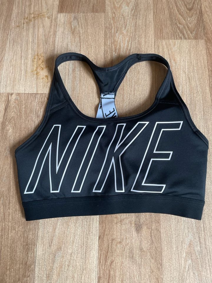 Nike Pro Classic Bra Sport BH in Bayern - Ebensfeld | eBay Kleinanzeigen  ist jetzt Kleinanzeigen