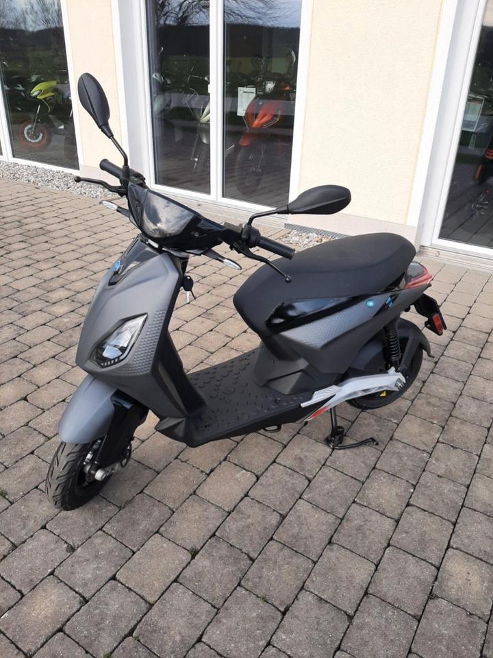 Piaggio One Elektro Roller Neufahrzeug verfügbar. Aktion in Petting