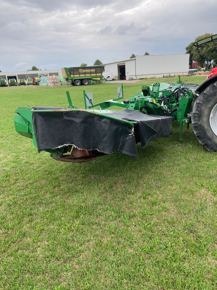 Kuhn John Deere 388 Mähwerk Mähkombination in Salzkotten