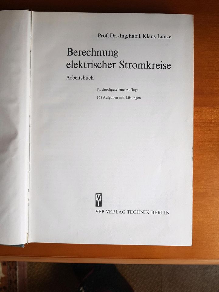 Fachbuch "Berechnung elektrischer Stromkreise" in Kamenz