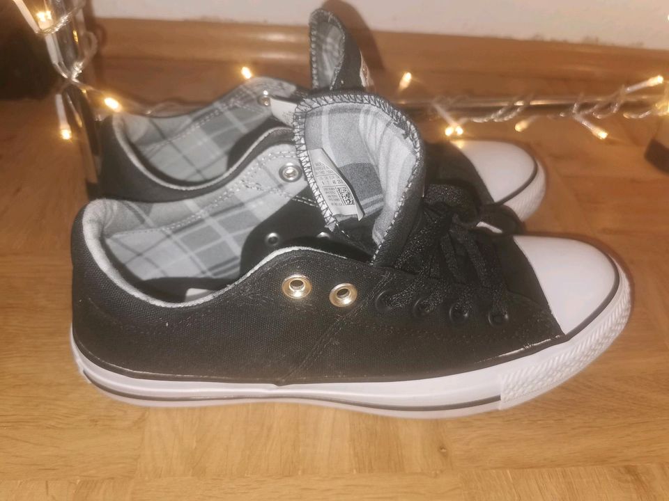 NEUE CONVERSE ALL STAR CHUCKS GR. 40 in Essen