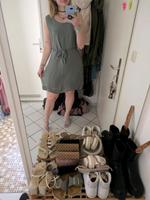 Zeitloses Kleid grün Stoffmix Gr. S/M Frankfurt am Main - Nordend Vorschau