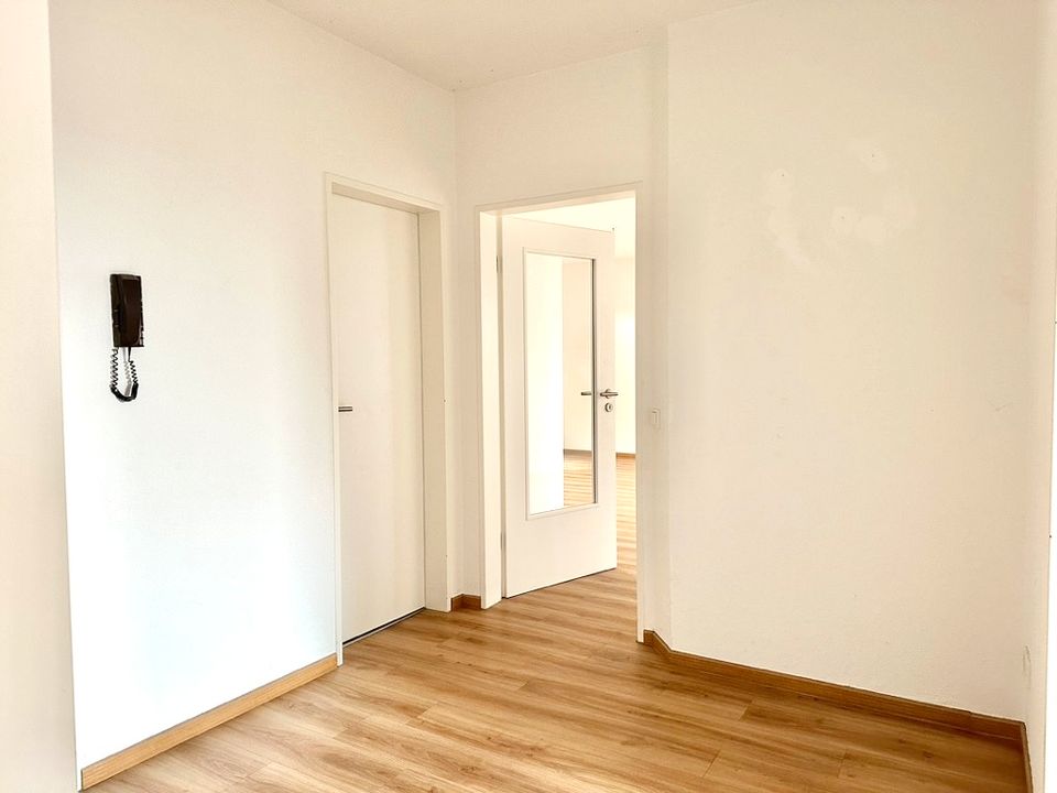 NEU: Dachgeschosswohnung mit uneinsehbarem Balkon: 3 Zimmer, Küche, Vollbad uvm.! in Lingen (Ems)